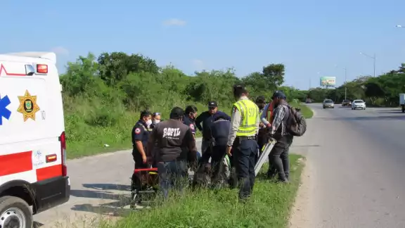 El hombre presentó una herida profunda en la pierna El hombre presentó una herida profunda en la pierna