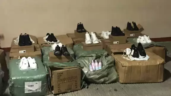 Marina realiza decomiso de mercancía por contrabando en Chetumal Marina realiza decomiso de mercancía por contrabando en Chetumal
