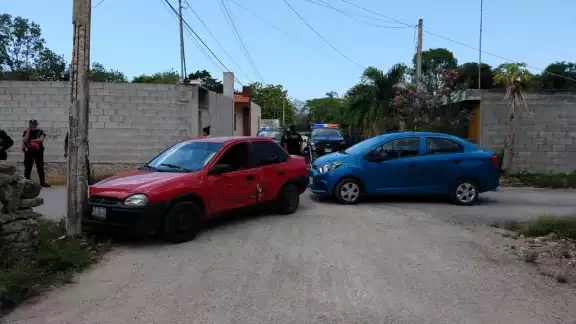 Los vehículos resultaron con fuertes golpes tras chocar en Dzidzantún Los vehículos resultaron con fuertes golpes tras chocar en Dzidzantún