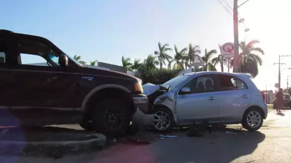 El accidente dejó muchos daños materiales