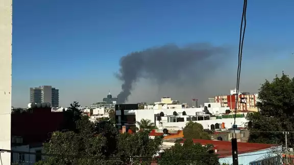 El incendio ha arrasado con la bodega en el Centro de la Ciudad de México El incendio ha arrasado con la bodega en el Centro de la Ciudad de México