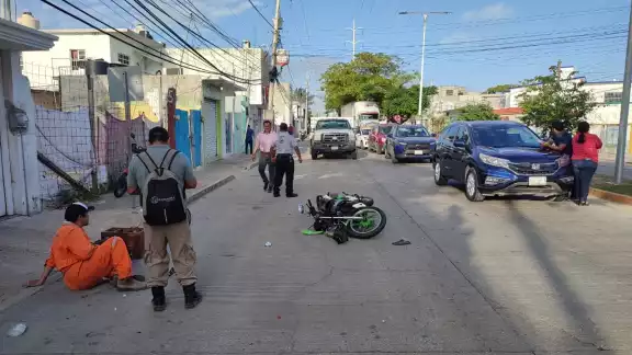 Un perro callejero fue el responsable de un accidente automovilístico en Ciudad del Carmen Un perro callejero fue el responsable de un accidente automovilístico en Ciudad del Carmen