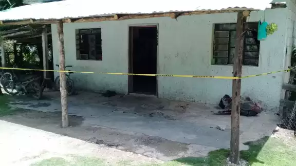 Los familiares fueron quienes encontraron en cuerpo del menor colgado al interior de su vivienda en la Zona Maya de Quintana Roo Los familiares fueron quienes encontraron en cuerpo del menor colgado al interior de su vivienda en la Zona Maya de Quintana Roo