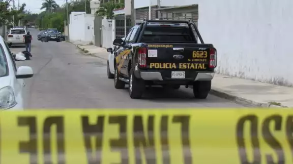 Los elementos policiacos siguen entrevistando a los vecinos y recabando las imágenes de las cámaras de seguridad de las casas aledañas
