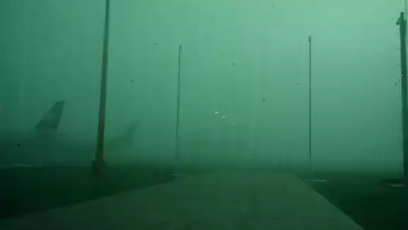 Uno de los vuelos fue desviado al aeropuerto de Cancún