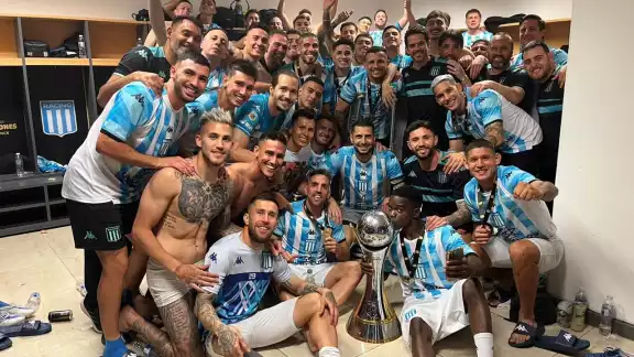 Racing vence a Boca en polémico partido y se queda con el Trofeo de Campeones de Argentina Racing vence a Boca en polémico partido y se queda con el Trofeo de Campeones de Argentina