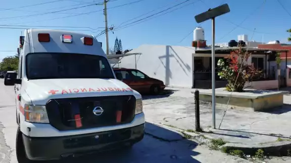 Familiares de la muchacha entraron a su cuarto para avisarle que salga a desayunar y la encontraron semiinconsciente Familiares de la muchacha entraron a su cuarto para avisarle que salga a desayunar y la encontraron semiinconsciente