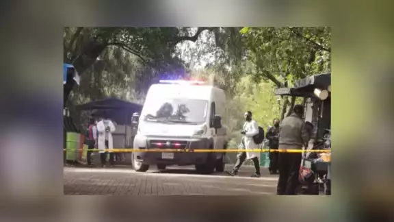 Elementos de la Fiscalía de la Ciudad de México acordonaron la zona del Lago de Chapultepec donde apareció el cuerpo Elementos de la Fiscalía de la Ciudad de México acordonaron la zona del Lago de Chapultepec donde apareció el cuerpo