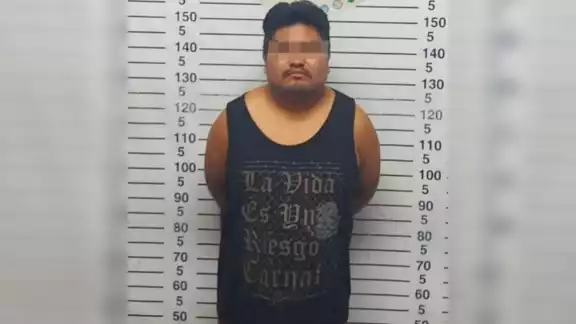 El hombre fue llevado a la Fiscalía General de Quintana Roo en Playa del Carmen, donde enfrentará cargos por narcomenudeo El hombre fue llevado a la Fiscalía General de Quintana Roo en Playa del Carmen, donde enfrentará cargos por narcomenudeo