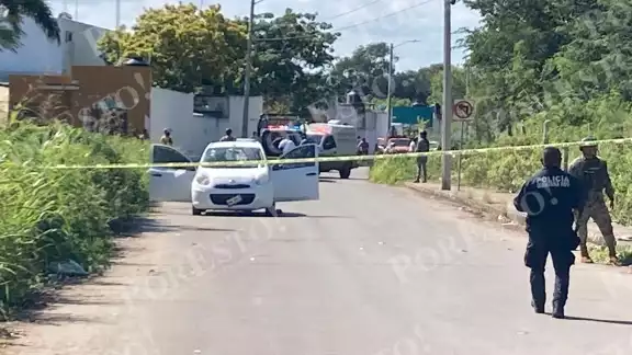 La esposa del hombre fue trasladada junto con su bebé al hospital La esposa del hombre fue trasladada junto con su bebé al hospital