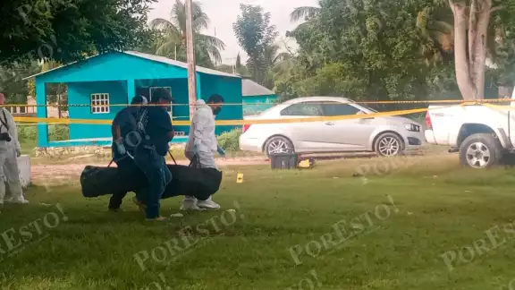 Al lugar llegaron elementos del Servicio Médico Forense para el levantamiento del cuerpo Al lugar llegaron elementos del Servicio Médico Forense para el levantamiento del cuerpo