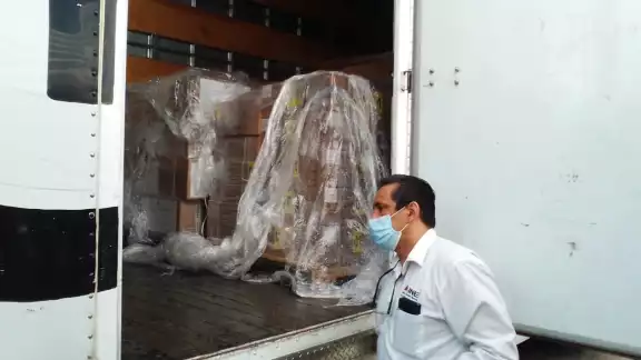 El personal recibió el materia electoral esta mañana El personal recibió el materia electoral esta mañana