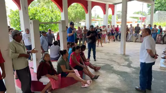 Tras protestas por apagones, CFE firma acuerdos con pobladores de Sahcabchén Tras protestas por apagones, CFE firma acuerdos con pobladores de Sahcabchén