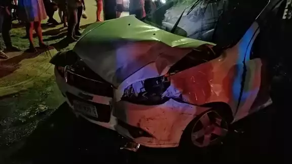 El automóvil quedó destrozado El automóvil quedó destrozado
