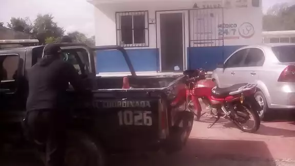 El reporte policiaco indica que la salud del afectado es delicado, por lo que fue trasladado a Mérida para su valoración