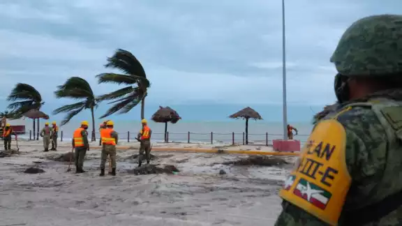 También estuvieron acompañados de elementos de la Guardia Nacional. Foto: Jazmín Rodríguez