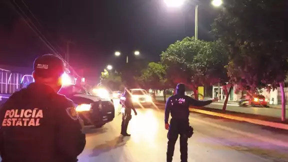 Las autoridades han puesto retenes en las principales avenidas de la Cancún Foto: Jazmín Rodríguez