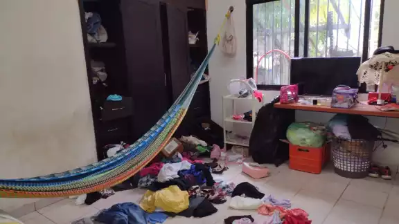 Los ladrones revisaron las habitaciones de la casa de loas abuelitos en Carrillo Puerto en búsqueda de alhajas