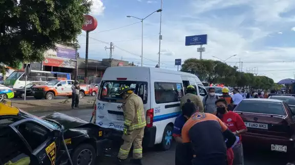 Una carambola deja 50 lesionados al norte de la ciudad de Puebla Una carambola deja 50 lesionados al norte de la ciudad de Puebla