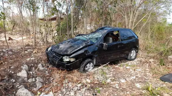 El automovilista perdió el control de su unidad a la altura de la Región 247 El automovilista perdió el control de su unidad a la altura de la Región 247