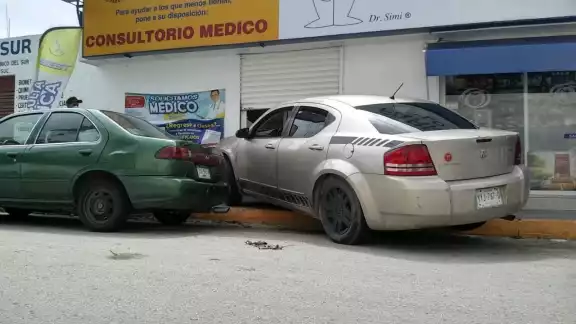 Al ver la situación, el conductor huyó del lugar Al ver la situación, el conductor huyó del lugar