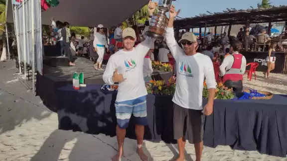 La dupla confirmada por Jerome Le Gal y Andy Dinsdale dominaron de principio a fin la Categoría A La dupla confirmada por Jerome Le Gal y Andy Dinsdale dominaron de principio a fin la Categoría A