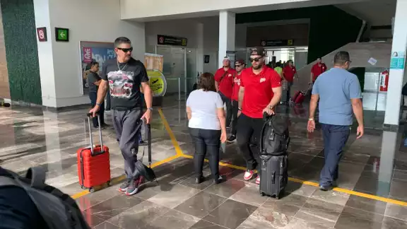 Los Diablos Rojos del México llegaron a Campeche para disputar los juegos 3, 4 y 5 contra los Piratas de Campeche en la Serie de Campeonato de la Zona Sur de la LMB. Los Diablos Rojos del México llegaron a Campeche para disputar los juegos 3, 4 y 5 contra los Piratas de Campeche en la Serie de Campeonato de la Zona Sur de la LMB.
