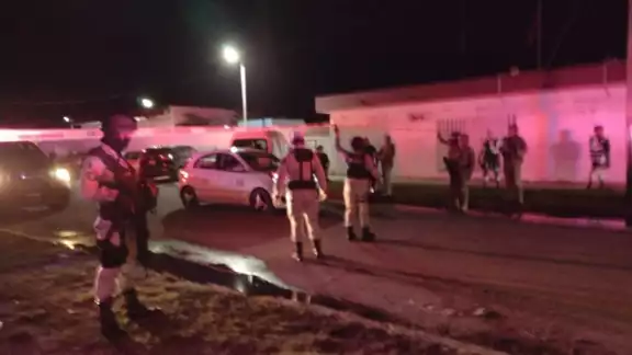 Autoridades descartaron que los uniformados estuvieran jugando “ruleta rusa”, pues fue con un arma tipo escuadra y no revólver.