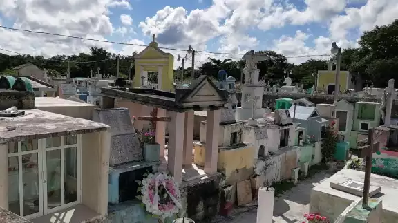 Las muertes por el COVID-19 complicaron la falta de espacio en el cementerio Las muertes por el COVID-19 complicaron la falta de espacio en el cementerio