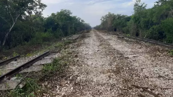 Reiteró que en ningún momento se desalojará de forma arbitraria a las familias que viven en las inmediaciones de la vía del ferrocarril