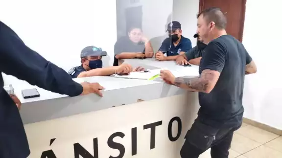 El motociclista aseguró que los policías hicieron tiempo para que el juez no considera válida la sanción El motociclista aseguró que los policías hicieron tiempo para que el juez no considera válida la sanción
