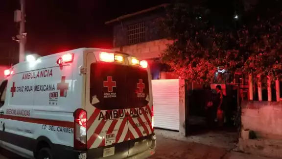 Los vecinos avisaron a los servicios de emergencia Foto: Emmanuel Sansores Los vecinos avisaron a los servicios de emergencia Foto: Emmanuel Sansores