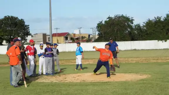 Buscan ajustar sus actividades a la nueva normalidad Buscan ajustar sus actividades a la nueva normalidad