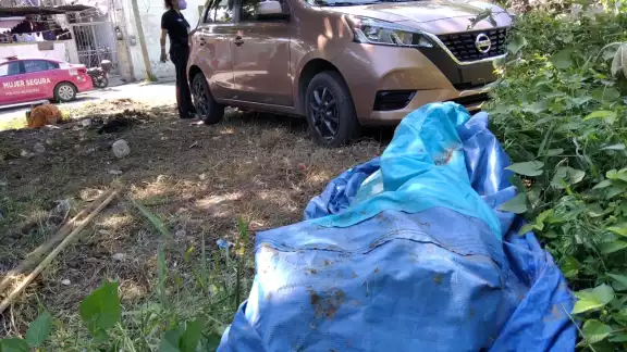 Elementos policiales afirmaron no pueden decomisarlo por ser propiedad privada y podrían caer en una denuncia de sustracción de vehículos Elementos policiales afirmaron no pueden decomisarlo por ser propiedad privada y podrían caer en una denuncia de sustracción de vehículos