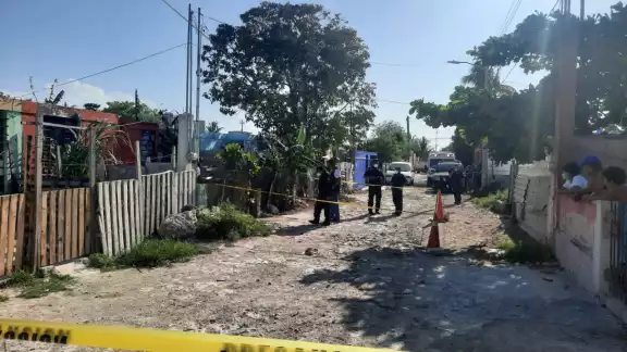 El lugar fue cercado por la policía El lugar fue cercado por la policía