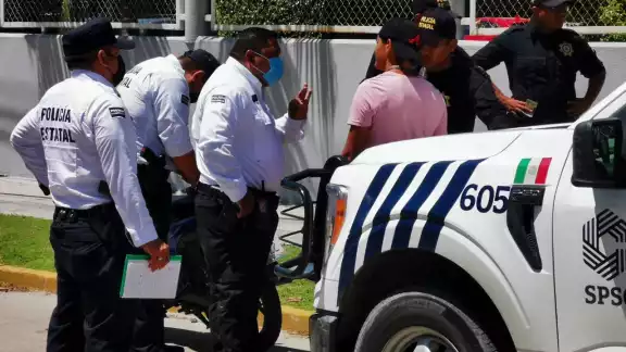 El problema fue cuando los uniformados solicitaron la licencia de conducir del motorizado El problema fue cuando los uniformados solicitaron la licencia de conducir del motorizado