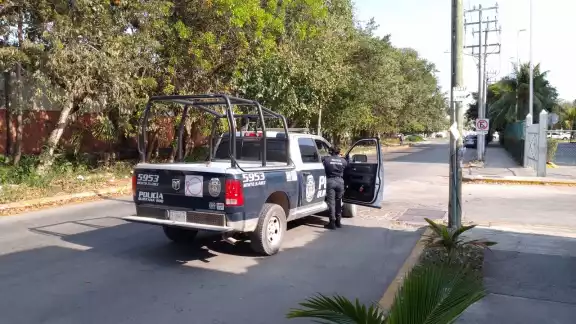 La víctima fue localizada poco después, justo detrás del sitio comercial, sin lesiones