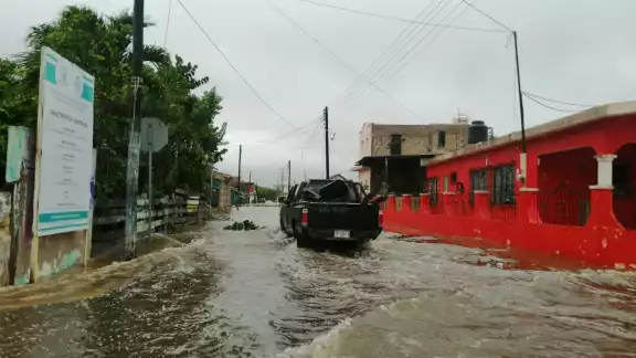 El agua alcanzó el metro de altura en algunos sitios Foto: Jesús Gómez El agua alcanzó el metro de altura en algunos sitios Foto: Jesús Gómez