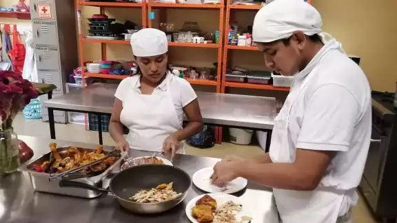 Los jóvenes pertenecen al Centro de Atención Múltiple de Playa del Carmen Los jóvenes pertenecen al Centro de Atención Múltiple de Playa del Carmen
