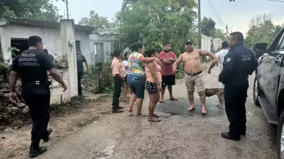 Los vecinos apedrearon la casa del responsable de disturbios en Tizimín Los vecinos apedrearon la casa del responsable de disturbios en Tizimín
