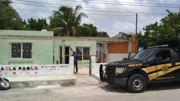 Al lugar llegaron elementos de la policía estatal, así como de la Semefo para recoger el cuerpo Al lugar llegaron elementos de la policía estatal, así como de la Semefo para recoger el cuerpo