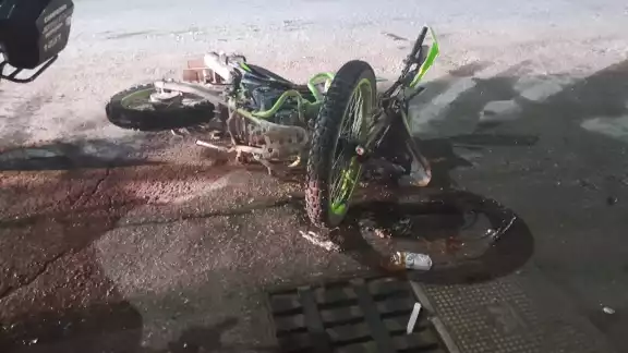 El motociclista fue detenido por agentes municipales El motociclista fue detenido por agentes municipales