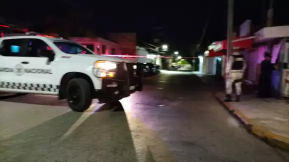 Ejecutan con al menos seis disparos en el cuerpo a un presunto integrante de una organización delictiva Ejecutan con al menos seis disparos en el cuerpo a un presunto integrante de una organización delictiva