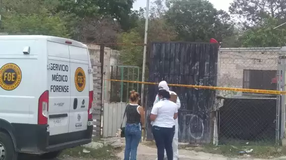Al lugar llegaron elementos del Servicio Médico Forense para el levantamiento del cuerpo Al lugar llegaron elementos del Servicio Médico Forense para el levantamiento del cuerpo