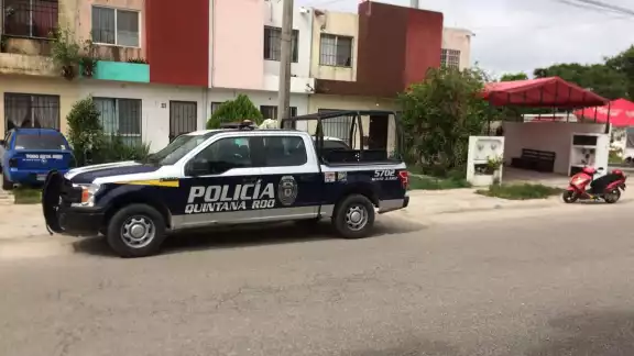 Los ladrones huyeron en la camioneta con rumbo desconocido. Foto: Rafael García Los ladrones huyeron en la camioneta con rumbo desconocido. Foto: Rafael García