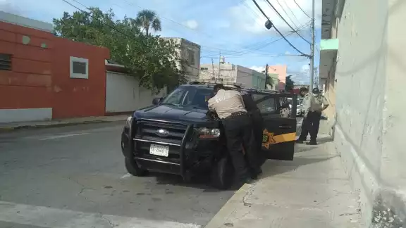 La unidad de la SSP colisionó con otro automóvil La unidad de la SSP colisionó con otro automóvil