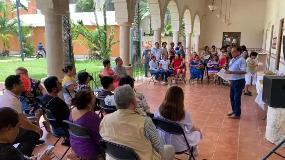 La sede del evento fue en los pasillos del museo Maya Santa Cruz XBalam Naj La sede del evento fue en los pasillos del museo Maya Santa Cruz XBalam Naj