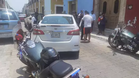 Los daños materiales fueron valuados en cerca de los 100 mil pesos de manera en general, ya que el Sentra acabo con el frente del lado derecho destrozado Los daños materiales fueron valuados en cerca de los 100 mil pesos de manera en general, ya que el Sentra acabo con el frente del lado derecho destrozado