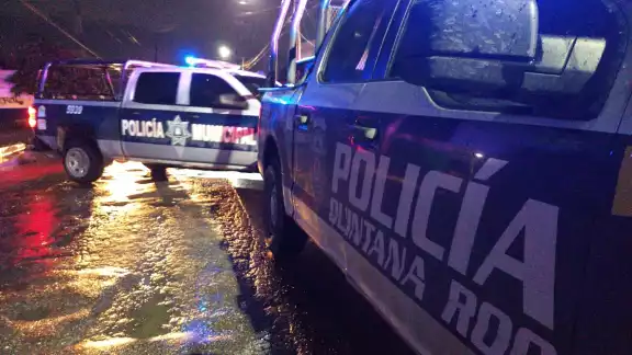 Durante su traslado, la unidad chocó en Xcalacoco