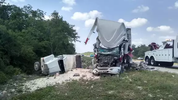 A pesar de lo aparatoso del accidente, no hubo lesionados de gravedad A pesar de lo aparatoso del accidente, no hubo lesionados de gravedad